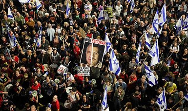 Thousands of Israelis join anti-government protests to call for new elections