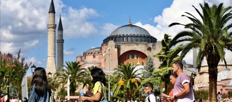 ’İstanbul’a gelen turistin İstanbul nüfusunu geçmesini bekliyoruz’