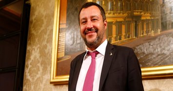 Italy should take back the Mona Lisa, Salvini jokes