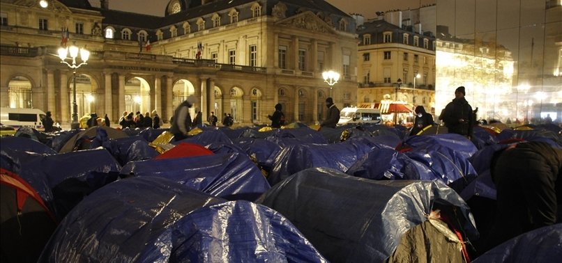 UNACCOMPANIED MIGRANT CHILDREN IN PARIS DEMAND PERMANENT SHELTER DURING WINTER