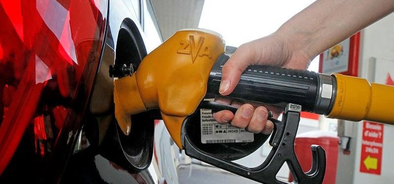 US GASOLINE PRICES RETREAT BELOW $5 AFTER CRUDE OIL DIVES 6%