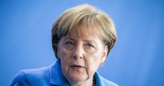 Angela Merkel: Türkiye ile görüşmelerin kesilmesini istemiyoruz