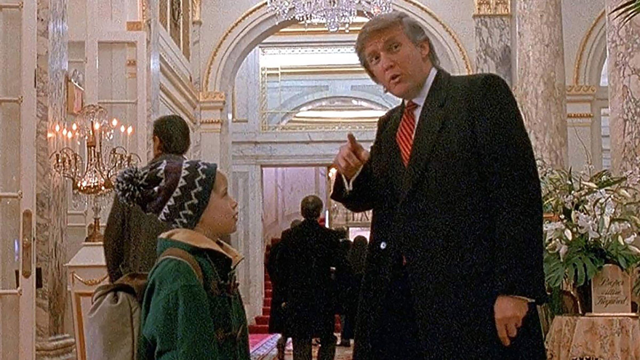 TRUMP, EVDE TEK BAŞINA 2’DE ’ZORLA’ YER ALMIŞ