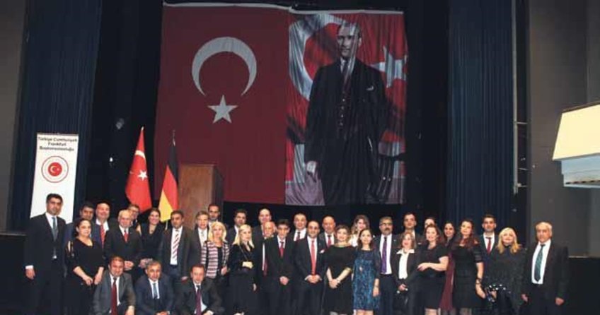 Resepsiyonda dostluk vurgusu