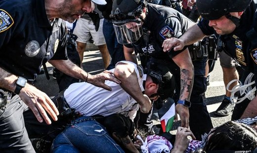 Photojournalist faces police violence while covering New York pro-Palestine protests