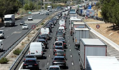 More than 800km of traffic jams in France due to holiday traffic