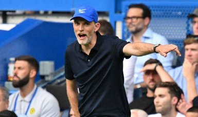 Chelsea boss Tuchel unimpressed by referee Dean's apology