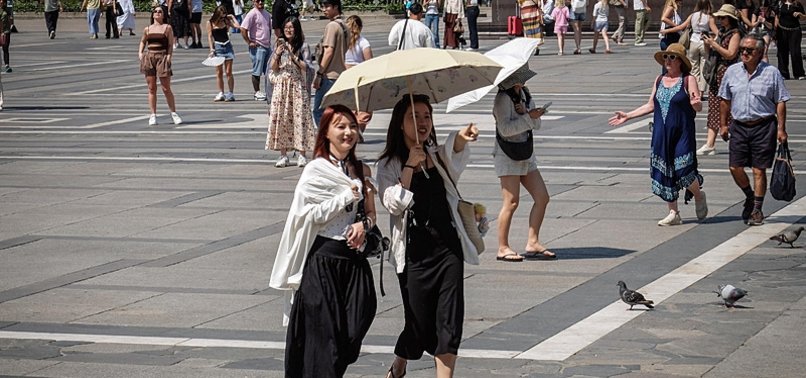 HEAT WAVE GRIPS ITALY AS TOURISTS, LOCALS STRUGGLE IN SOARING TEMPERATURES