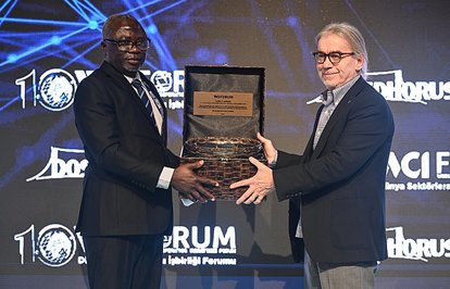 TürkveAfrikalıişinsanlarıİstanbuldabuluştu