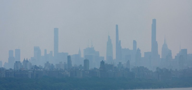 Smoke from Canadian wildfires cloaks eastern US with haze