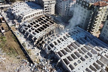 Depremde binalar nasıl yıkılır? Binaların yıkılma şekli ne anlatır?
