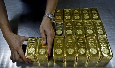 Gold price exceeds $2,000/ounce level for 1st time since July