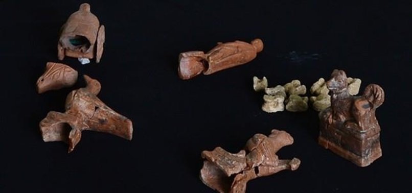 2,000-YEAR-OLD TOYS DISCOVERED INSIDE CHILDRENS TOMBS IN TURKEYS ÇANAKKALE