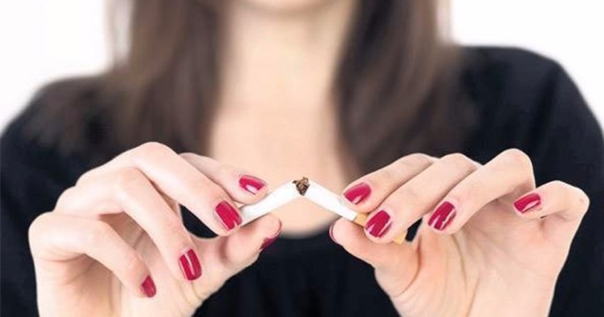 Restoranların ’açılabilir camlı’ alanlarında da sigara içilemeyecek
