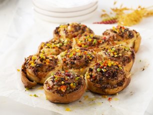 Zeytinli, Pastırmalı Sarma Börek