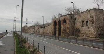 Certain parts of Istanbul’s ancient city walls to be restored