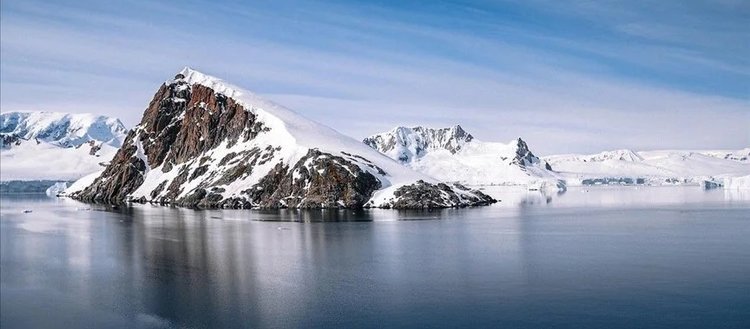 Antarktika’ya düşen gök taşları küresel ısınma nedeniyle tehdit altında