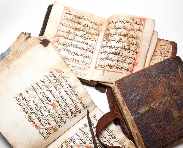 Felsefi terimler sözlüğü yazarı: İsmail Fenni Ertuğrul