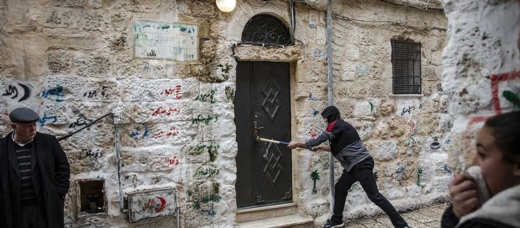 Yahudi yerleşimciler, Batı Şeria’da Filistinlilerin mülklerine saldırdı