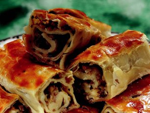 Kıymalı Soğanlı Börek