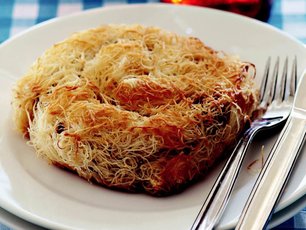 Pastırmalı Kadayıflı Gül Börek