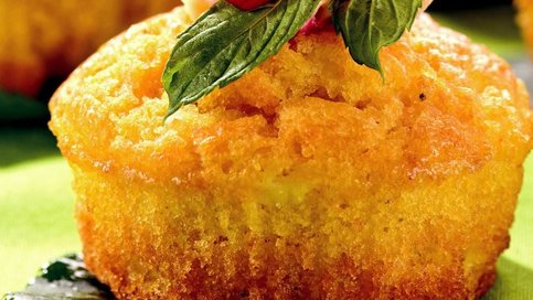 Gül Sulu Ve Mısır Unlu Muffin