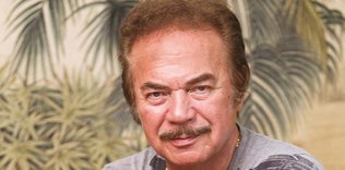 Bizde Vatan Demek Aile Demek