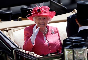 Kraliçe Elizabeth bahçıvan arıyor