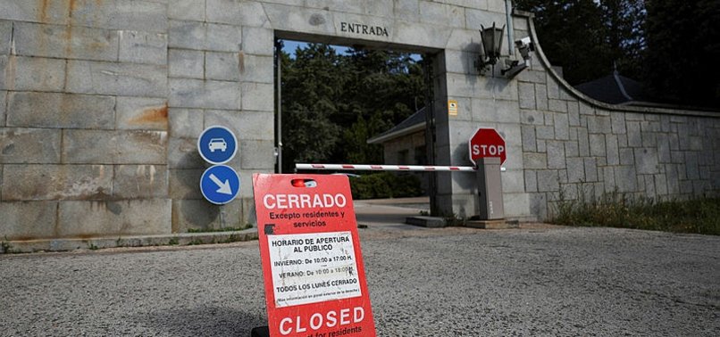 SPAIN STARTS EXHUMATION OF CIVIL WAR VICTIMS FROM MASS GRAVE