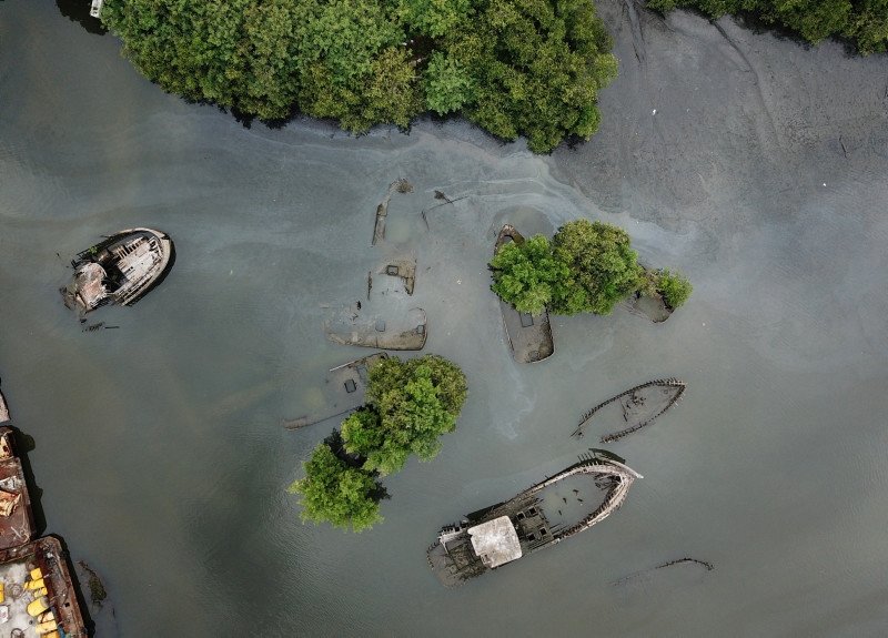 Brazils graveyard of ships risks environmental disaster: activists