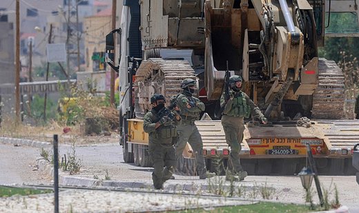 Israeli army blows up Palestinian vehicles in West Bank