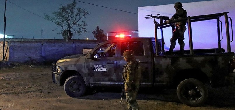 SIX POLICE DIE IN SHOOTOUT IN NORTHERN MEXICO