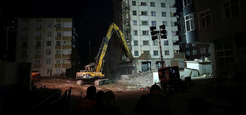 DEMOLITION NEXT TO ISTANBUL COLLAPSED BUILDING STARTS
