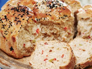 Tam Buğday Unlu Biberli Peynirli Ekmek