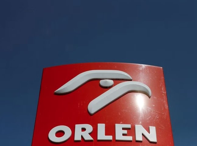 Russia halts pipeline oil supplies to Poland, PKN Orlen CEO says
