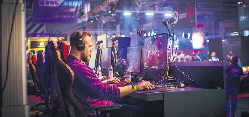 ESPORTS: VIRTUAL SIDE OF THE ROAD