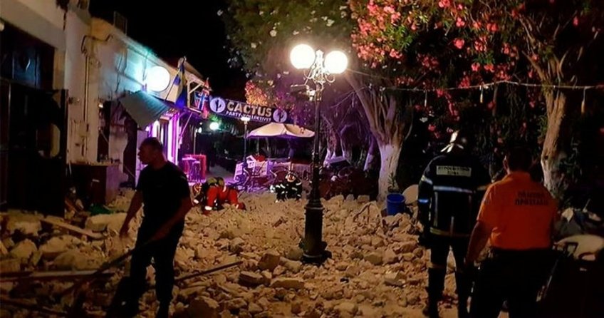 Türkleri tahliye edecek tekne adaya ulaştı