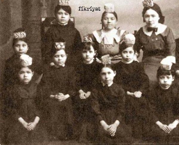 KADIN ÖĞRETMENLERİ YETİŞTİREN İLK OKUL