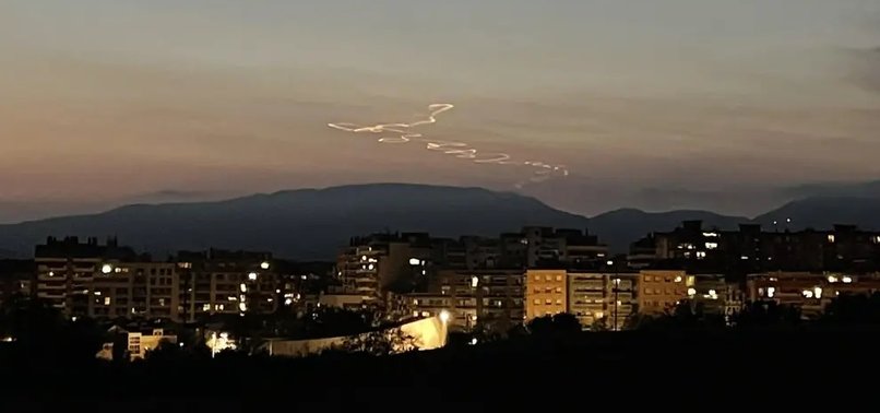 STRANGE LUMINOUS SHAPES APPEAR IN THE SKY IN VARIOUS PARTS OF SPAIN