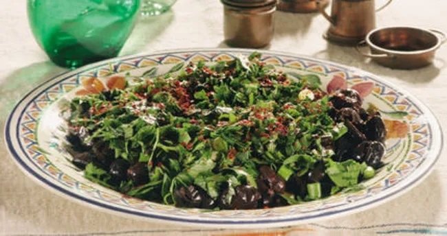 Grilled olive salad: A flavorful Mediterranean delight