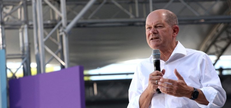 SCHOLZ FACES COALITION STRIFE, AMID RISING RIGHT AND LOWER POPULARITY