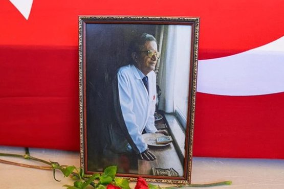 Şair bir hekim: Hüsrev Hatemi