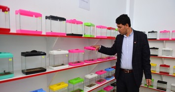 Childhood interest becomes full-time job for scorpion breeder