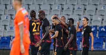 Galatasaray beat reigning champions Başaksehir 2-0