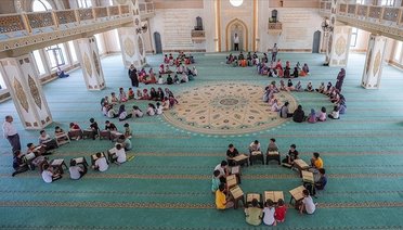 Diyarbakır’da İmamın Kurduğu Kütüphane 7’den 70’e Kitapseverleri Ağırlıyor