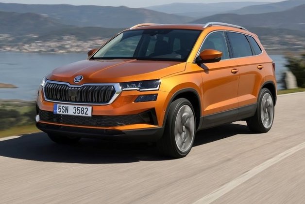 MAKYAJLI SKODA KAROQ BAYİLERDE