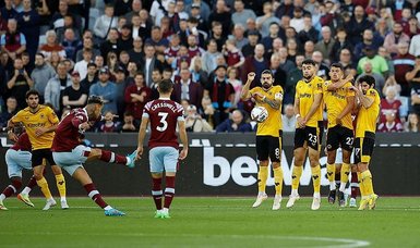 Scamacca opens account as West Ham beat Wolves