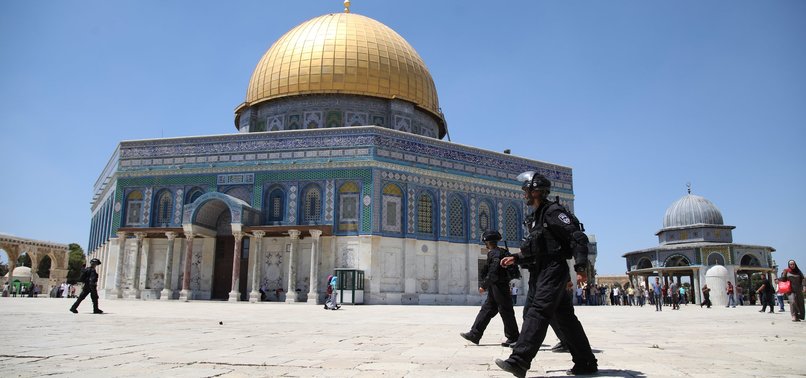 ISRAELI POLICE DETAIN PALESTINIAN GOVERNOR OF JERUSALEM
