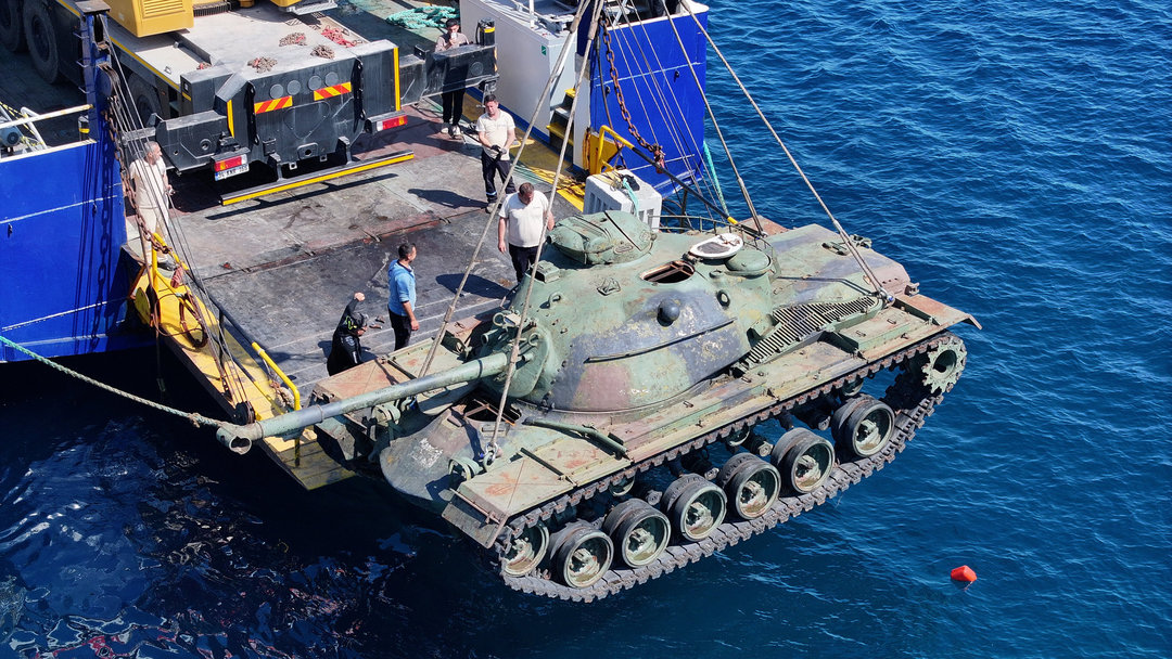 ’SU ALTI TARİH MÜZESİ’NE TANK BATIRILDI