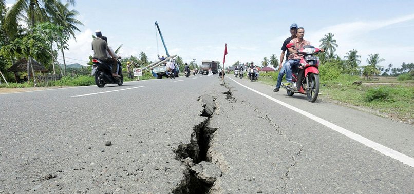 7.1-MAGNITUDE EARTHQUAKE HITS EASTERN INDONESIA